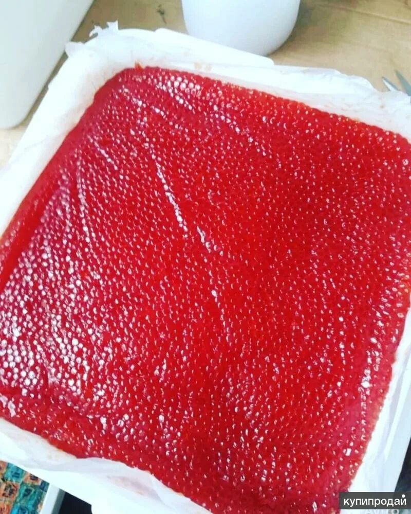 Рыба голец икра. Красная рыба голец с икрой.
