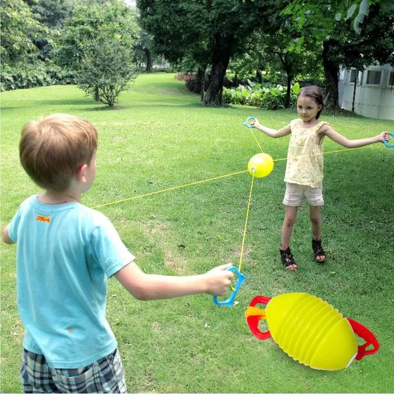 Ball pulling. Ball pulling. Тянутся к мячу. Pulls on your balls cords. Подтягивание ног с фитболом.