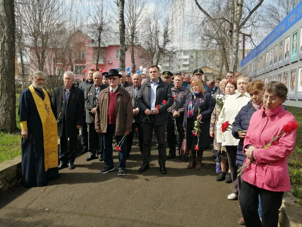 Сквер чернобыльцев Богородицк. Сквер ликвидаторов в Богородицке. Чернобыль 26 апреля ликвидаторы. 26 Апреля день Чернобыльской трагедии.