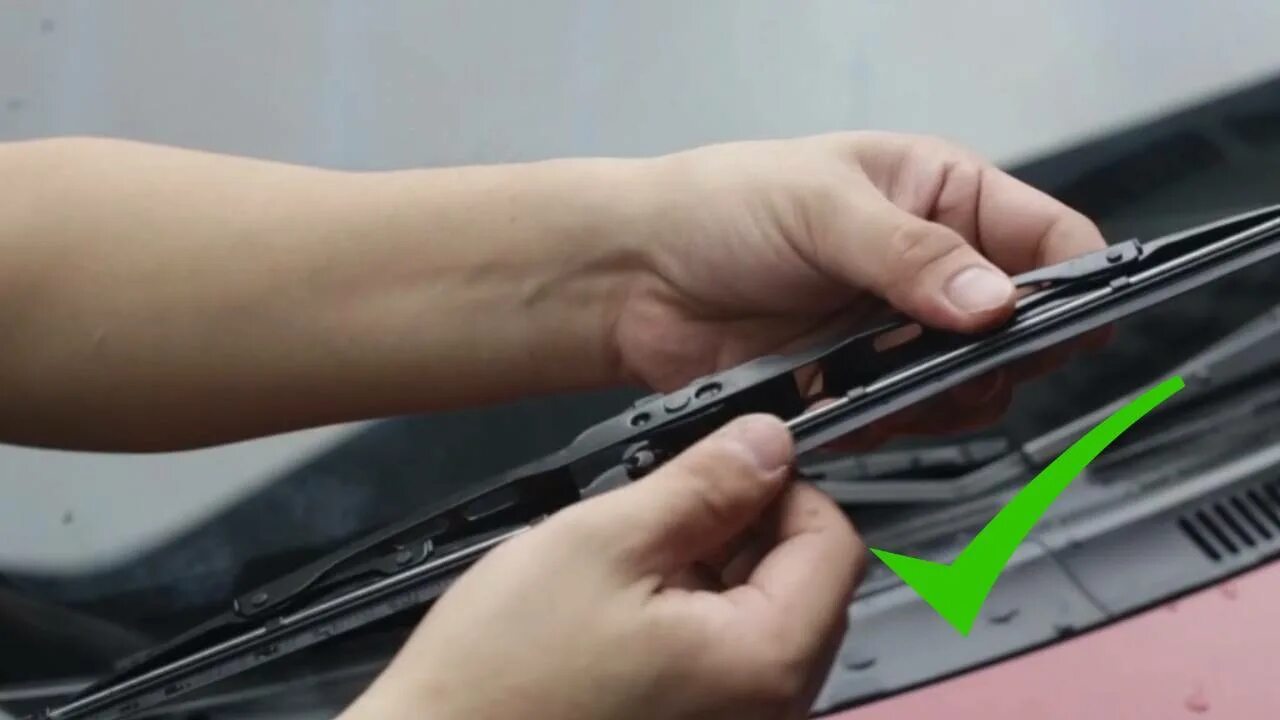 Как снимаются щетки. Wiper blade дворники. щетки стеклоочистителя gorizont wash. замените дворники. меняет дворники на авто.