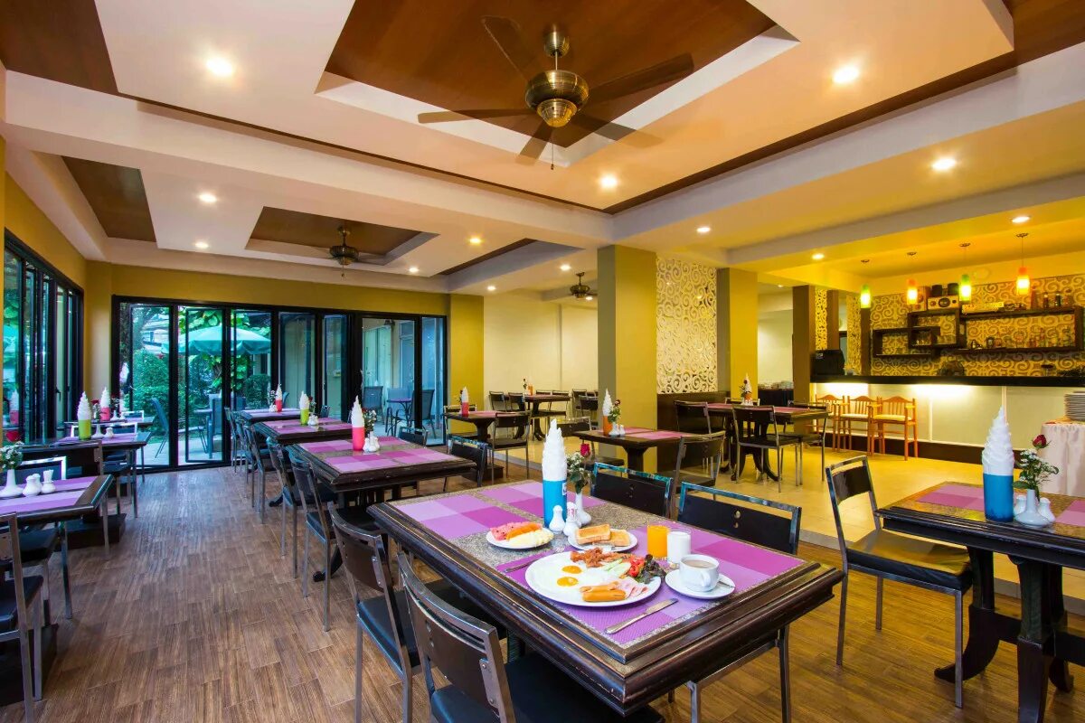 Baan karon resort 3 пляж. Баан карон бури резорт пхукет. Отель baan karon resort. Karon resort 3. Баан карон резорт пхукет.