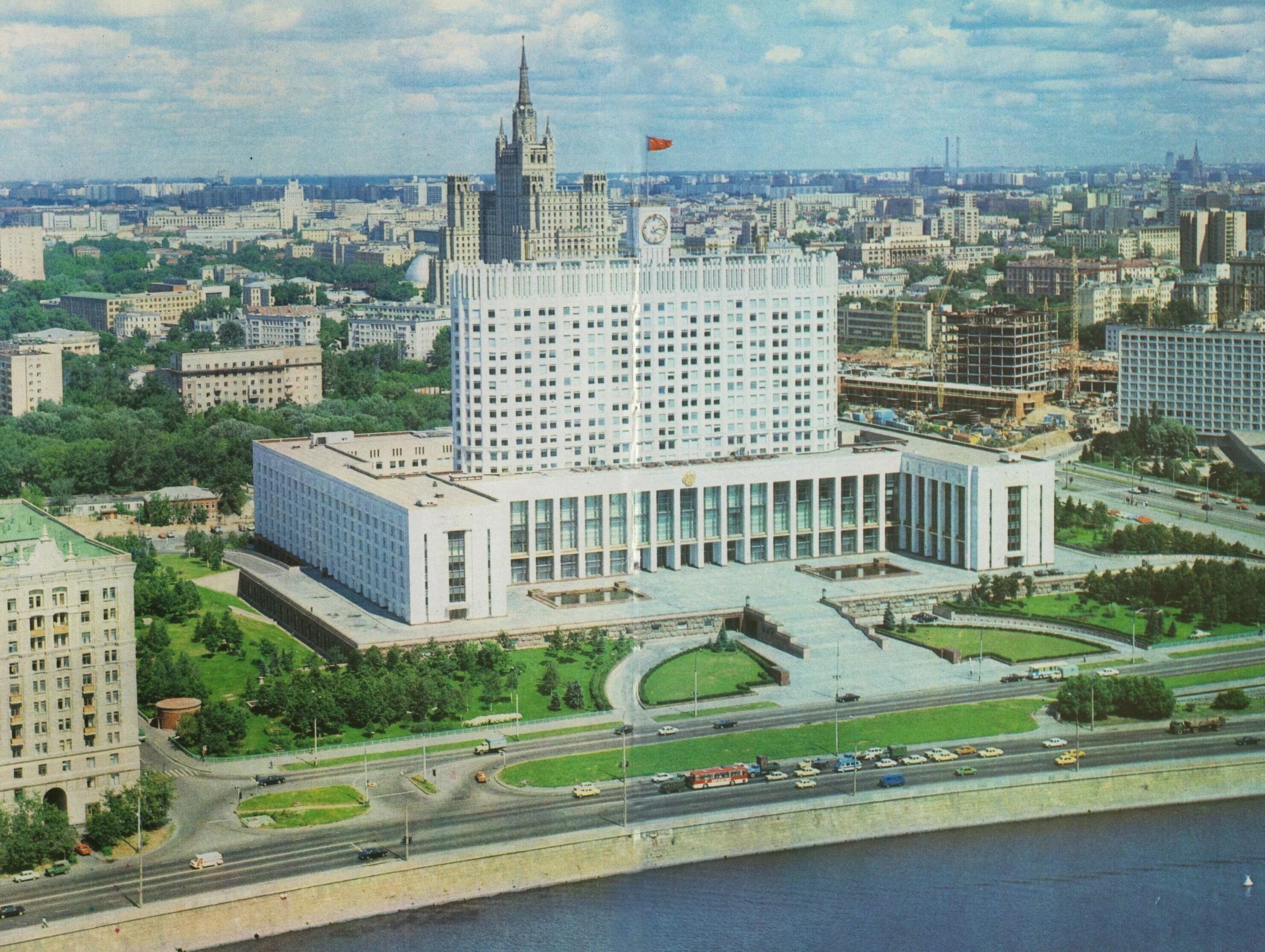 Здание дома правительства. Белый дом (здание правительства РФ В Москве). Архитектор д.н. Чечулин. Дом советов РСФСР (дом правительства РФ). Дом советов РСФСР (дом правительства РФ). 1965-81. Дом правительства РФ Чечулин.