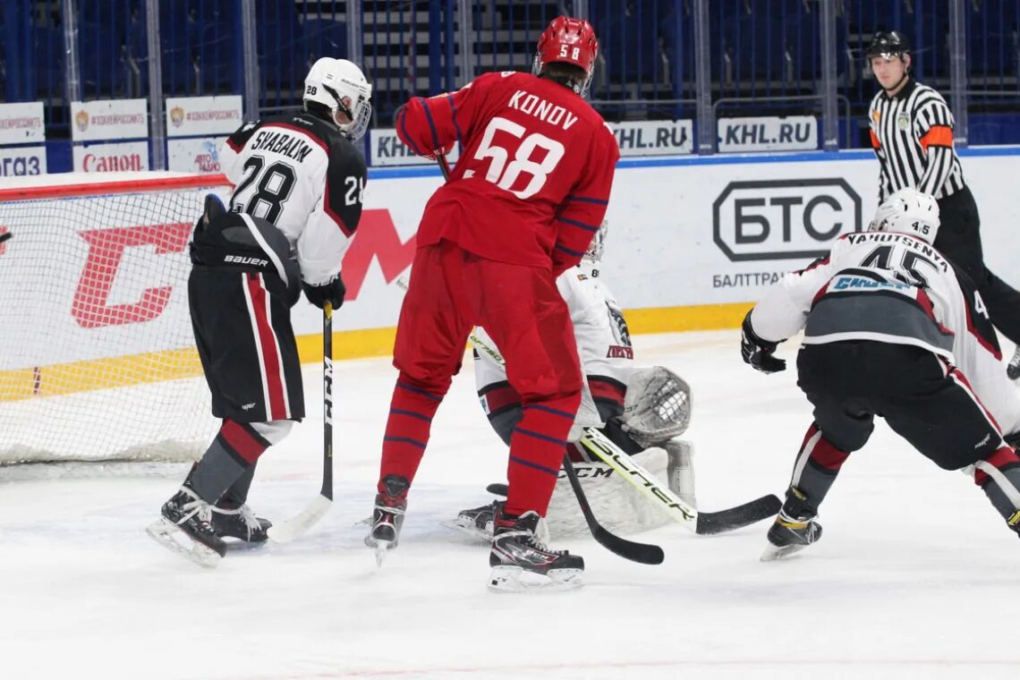 Кожевников локо 76. Хоккейный клуб тюменский легион 2006г рождения состав. Беляков локо 76. Бархаткин алексей хоккей. Спутник альметьевск тюменский легион.