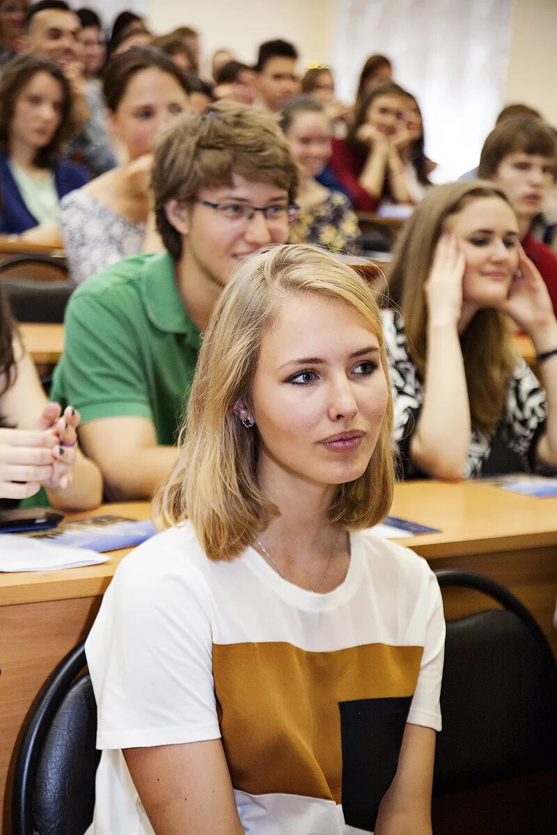 Колледж на психолога после 9. Агу университет астрахань. Вузы на психолога после 11 класса. Факультет психологии мгу первокурсники 2020. Бгу психология факультет.
