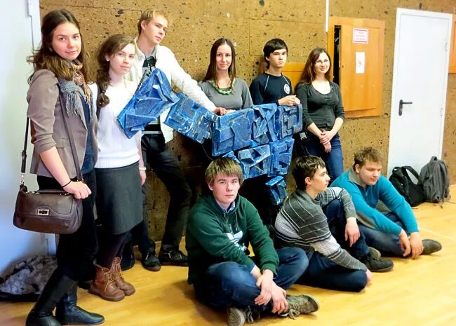 переезд детей от родителей. девушки живущие отдельно от родителей. девушки живущие отдельно от родителей. молодые семьи жилье. сепарация с родителями.