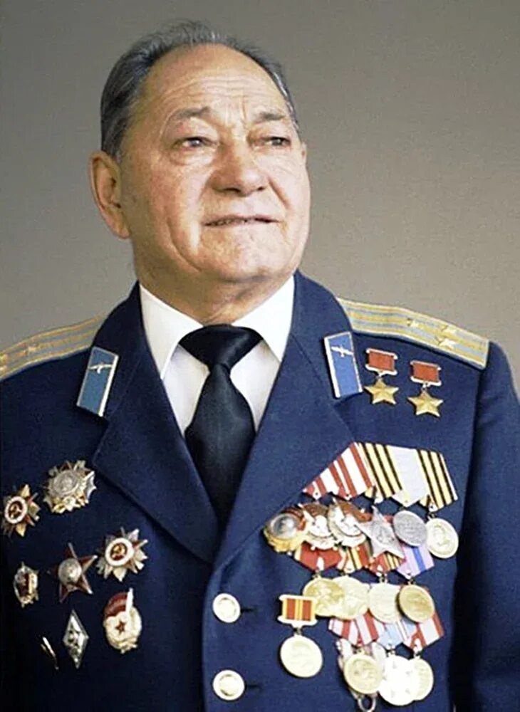 Талгат якубекович бегельдинов. Талгат бегельдинов. якубекович бегельдинов. талгат бегельдинов дважды герой. бегельдинов, талғат якубекович.