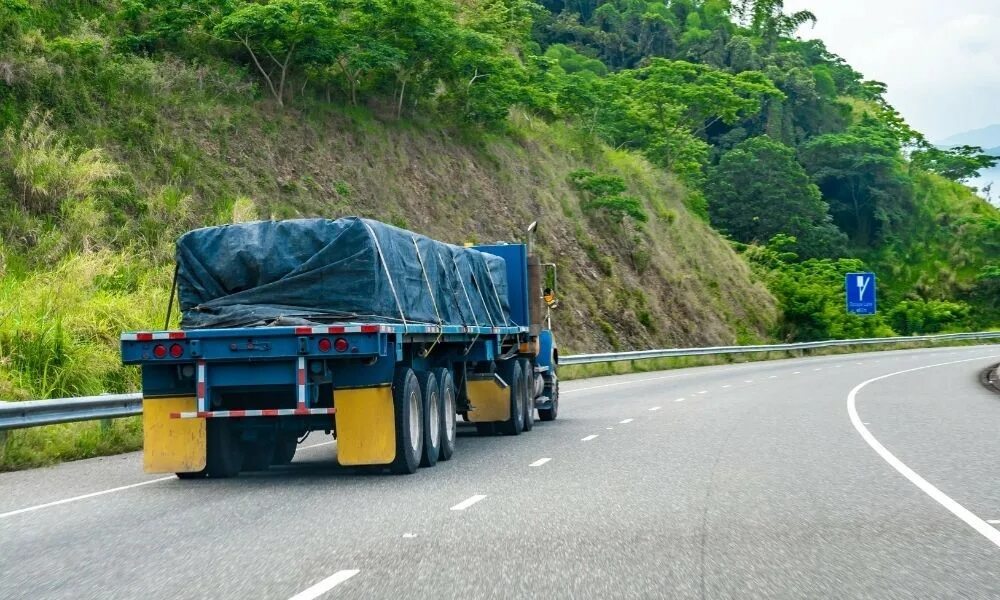 Loading 22. Dual carriageway. Road Violation.