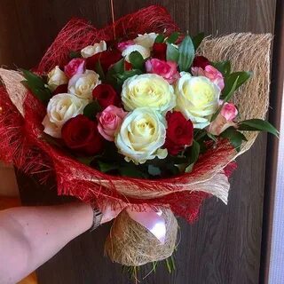Живые розы букет