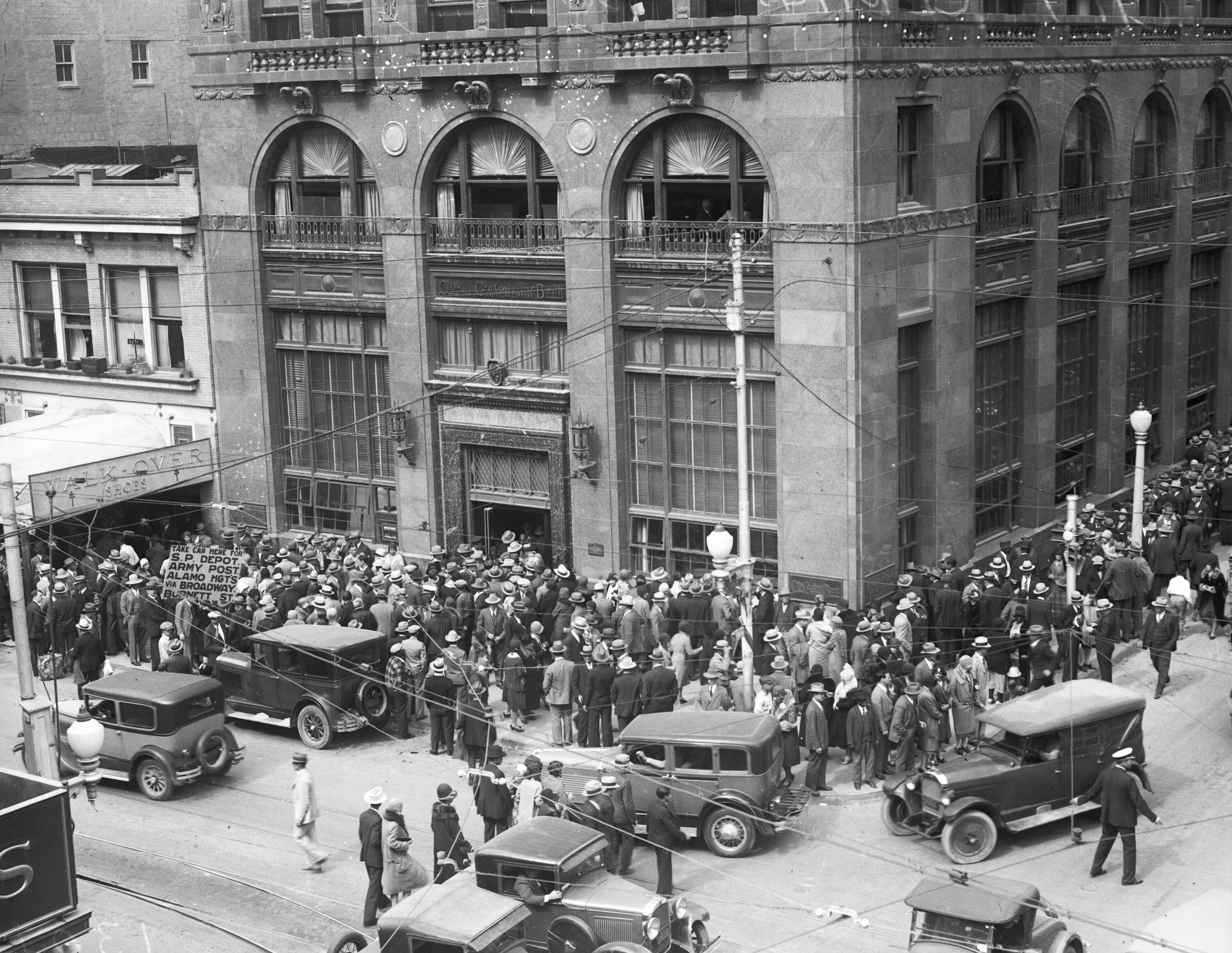 Великая депрессия Уолл стрит. Нью-Йоркская фондовая биржа 1929. США: Великая депрессия 1930-е гг.. Великая депрессия в США 1929-1933 банки. 1929 год был назван годом