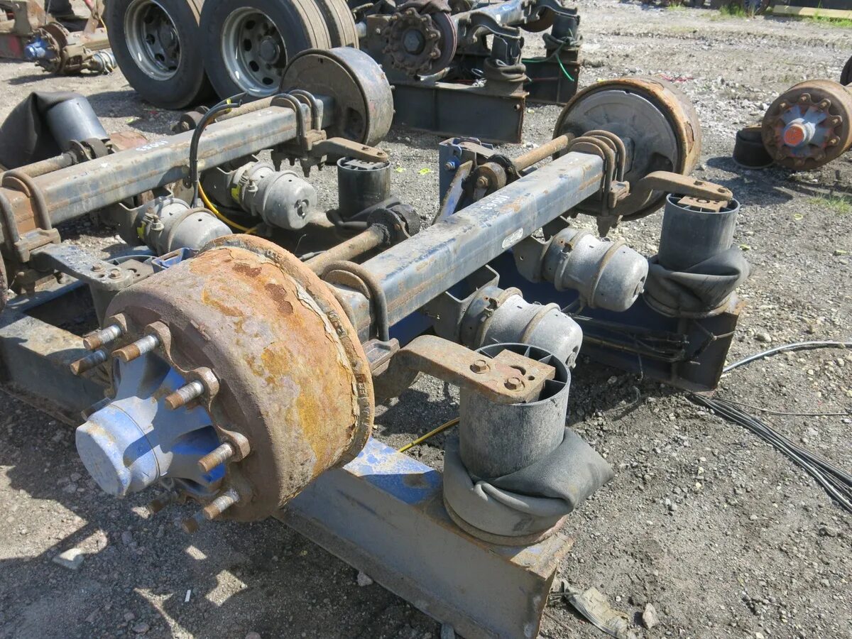 Ось полуприцепа. Ось полуприцепа. 13998172 ось полуприцепа. 744. Ремонтный вставыш ось полуприцепа.