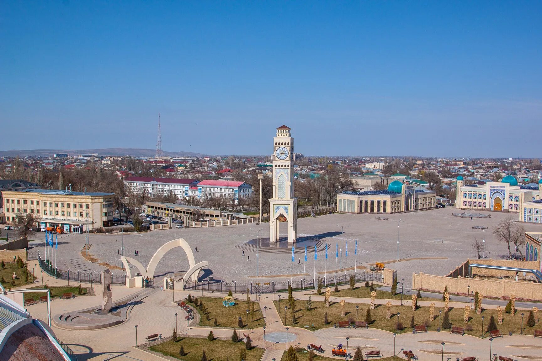 Сейчас тараз. Джамбул город Тараз. Тараз Казахстан центр города. Площадь Джамбула Тараз. Жамбыл город в Казахстане.