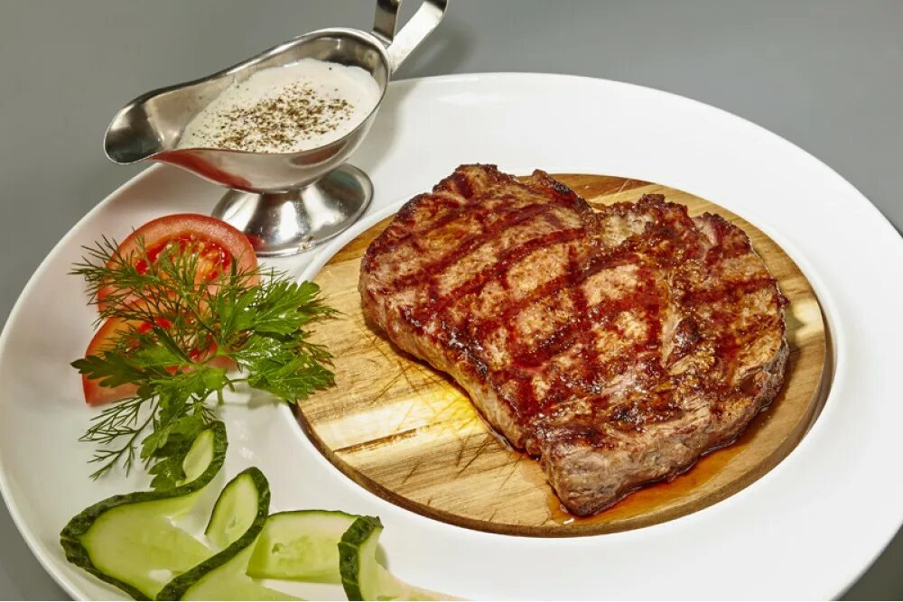 Стейк из телятины. Рибай/ ribeye-. Денвер стейк из говядины. Стейк фланк стейк. Фрэнк стриплойн.