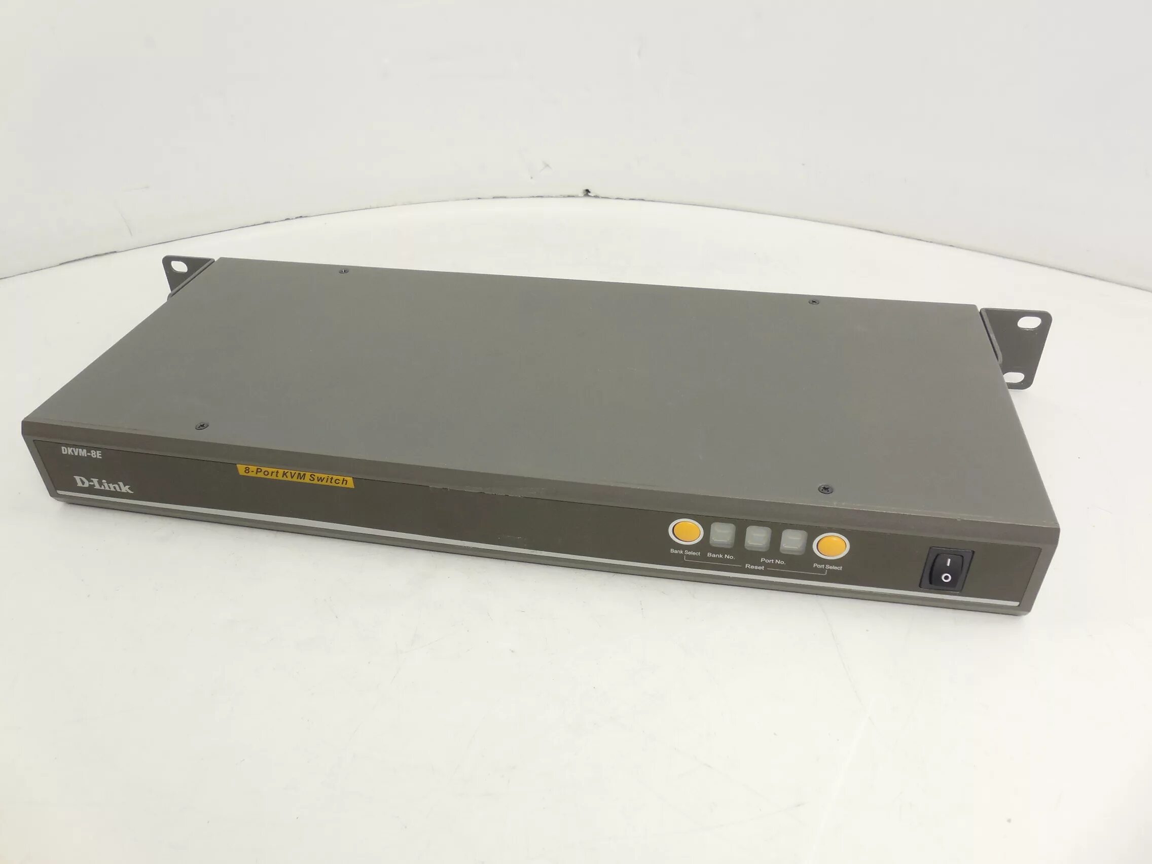 Квм kvm. D-link dkvm-8e. kvm 8 e. kvm переключатель 8 портов.