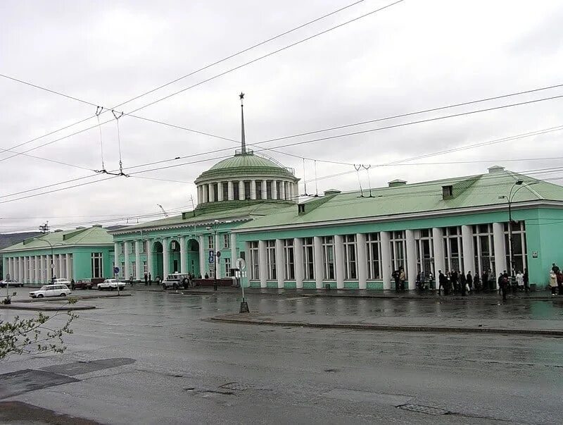 Работа вокзал мурманск. Мурманск ж.д вокзал. Вокзал Мурманск. Мурманский Железнодорожный вокзал. ЖД вокзал Мурманск.