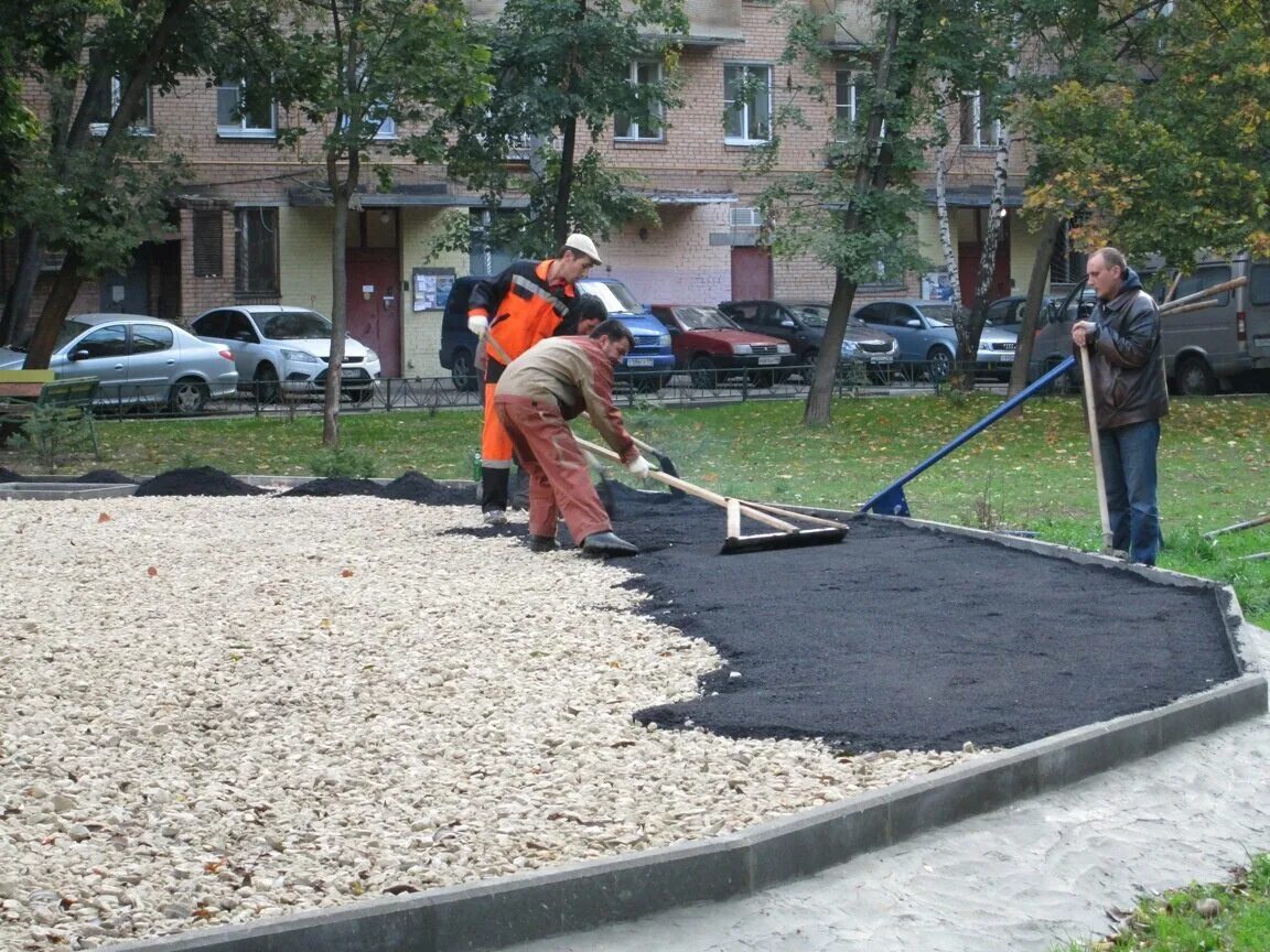 Сколько стоит положить асфальт цена. Благоустройство тротуаров. Благоустройство территории асфальт. Укладка асфальта. Укладка асфальтобетонного покрытия.