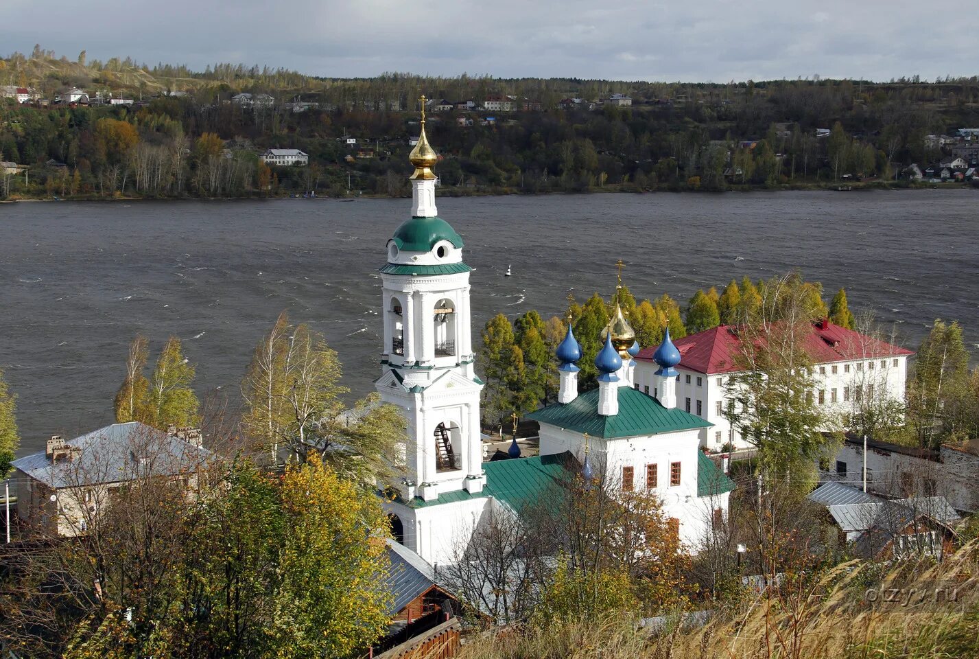 Город Плес Ивановской области. Озеро Плес. Кравотынский Плес Селигер. Каменная Вознесенская Церковь Плес.