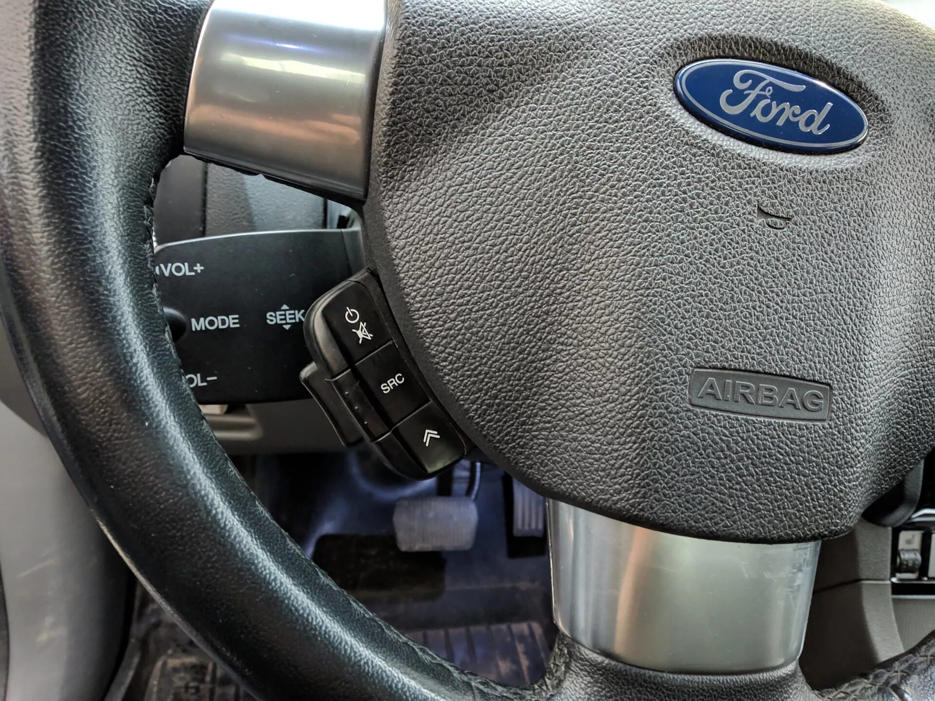 Круиз контроль акпп. Кнопки круиз контроля форд фокус 2. ford focus 2 круиз контроль трёхспицевый руль. круиз контроль митсубиси л200. круиз контроль на трехспицевый руль форд фокус 2.