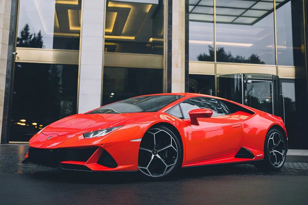 Ламборджини авентадор 2014. Ламборгини в сочи. Ламборгини хуракан 2021 оранжевая. Лимонный ламборджини. Ламборгини арендатор.