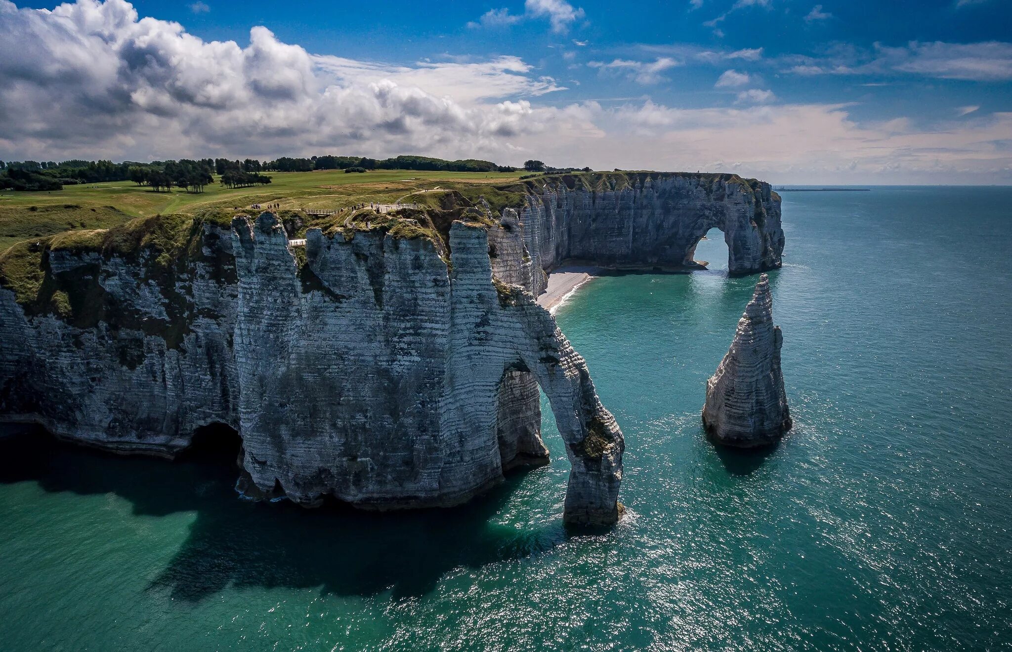 Этрета. Этрета Нормандия. Etretat Франция Нормандия. Нормандия скалы Этрета. Скалы Этрета во Франции.