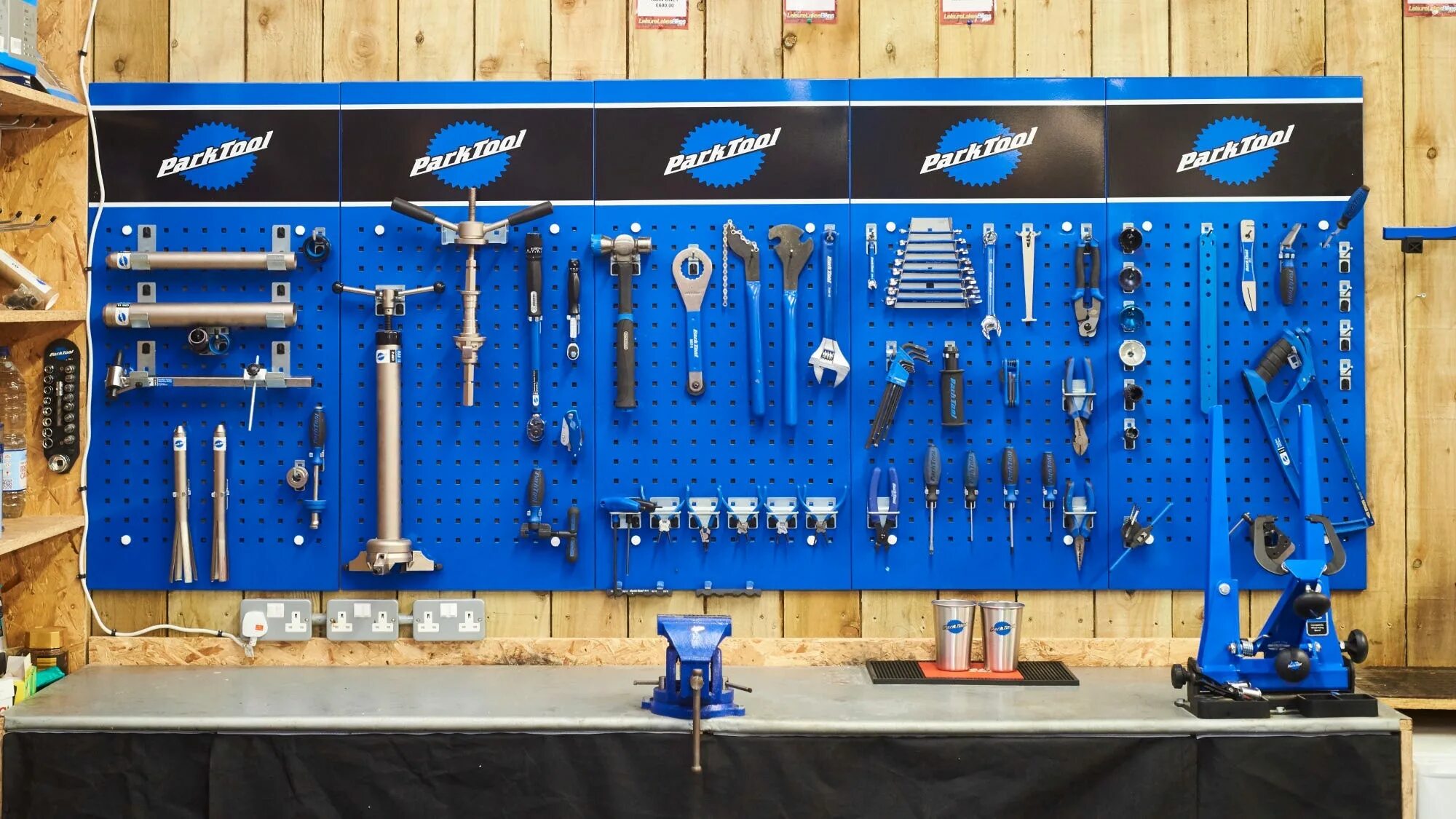 Best work shop. Стенд ремонтный Park Tool PRS-4w-2. Переносной верстак Park Tool PB-1. Park Tool MK-297. Park Tool ASC-1.