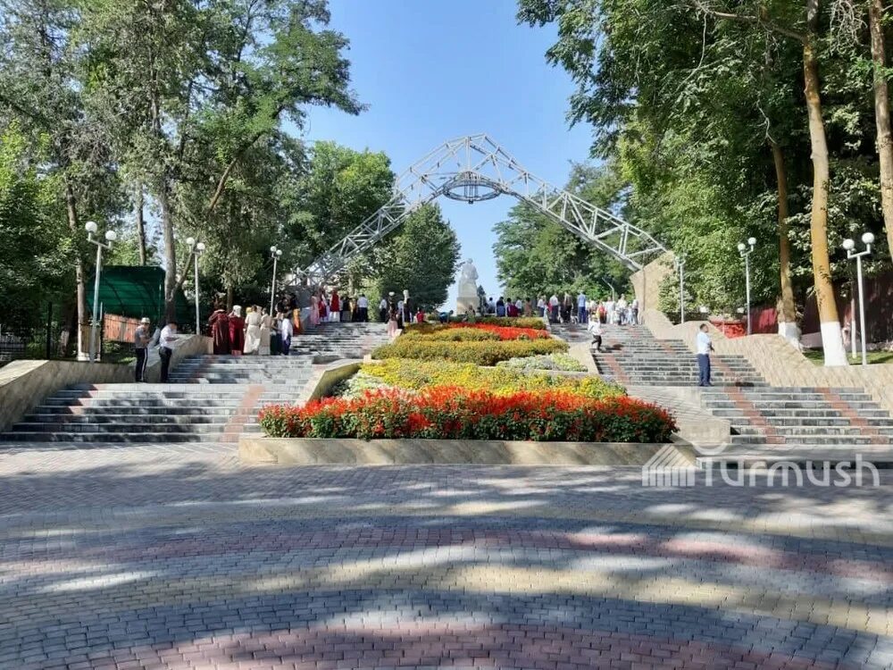 Джалал абад парк спутник. Парк навои ош. Парк навои ош. Парк барпы джалал абад. Влксм парк джалал абад.