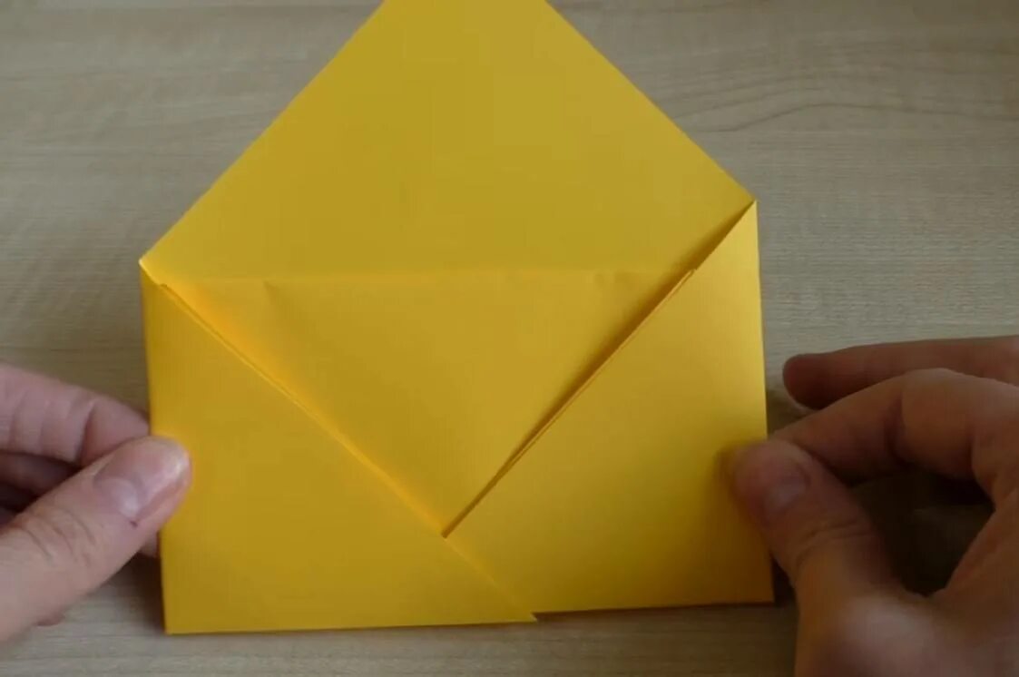 Конверт из а4 без клея и ножниц. Конверт оригами. бумажный конверт без клея. конверт из бумаги без клея. конвертик из бумаги без клея и ножниц.