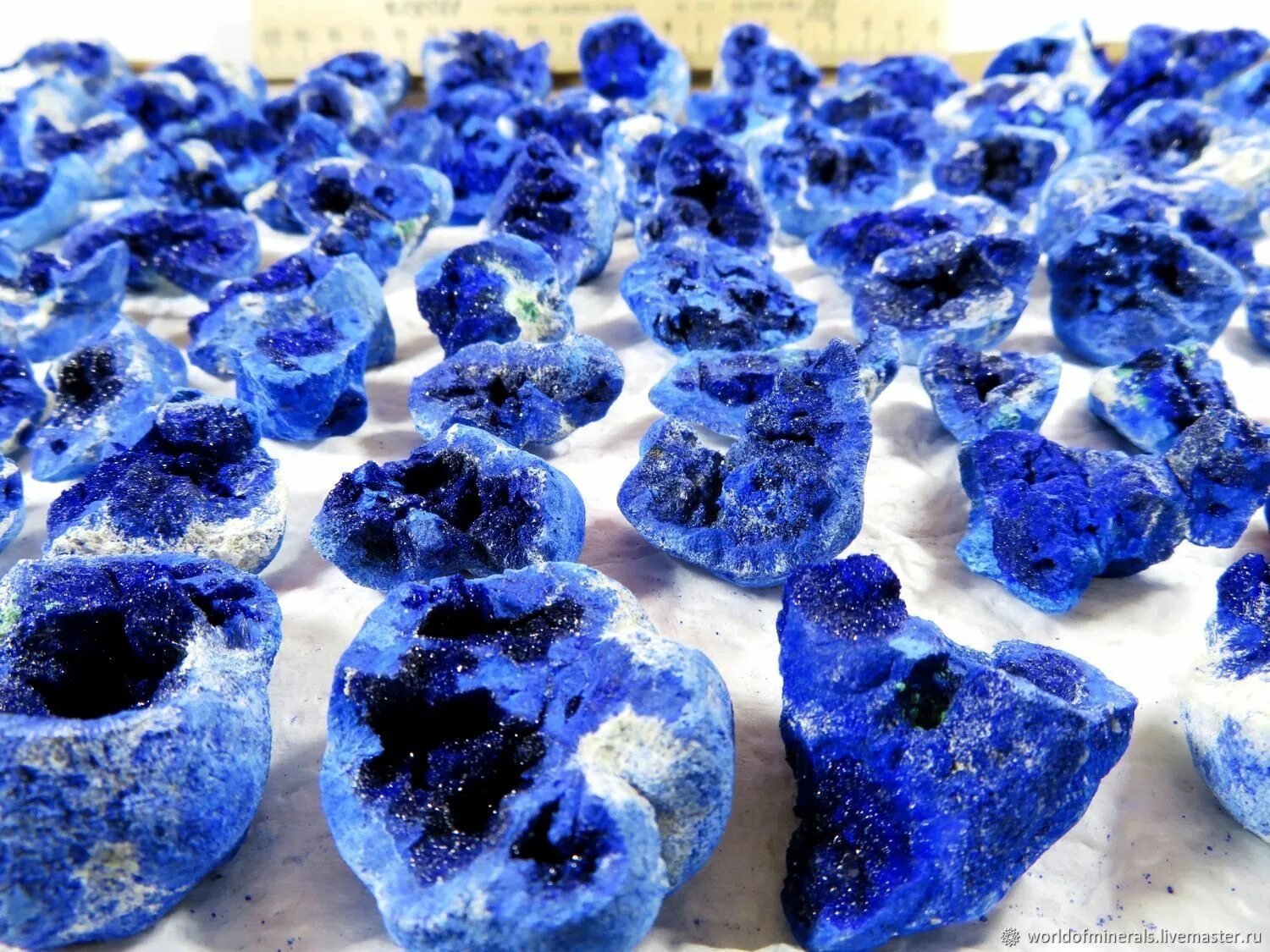 смитсонит минерал обработанный. берилл, бирюза. бело голубой минерал. аквамарин мусковит минерал. тальк минерал.