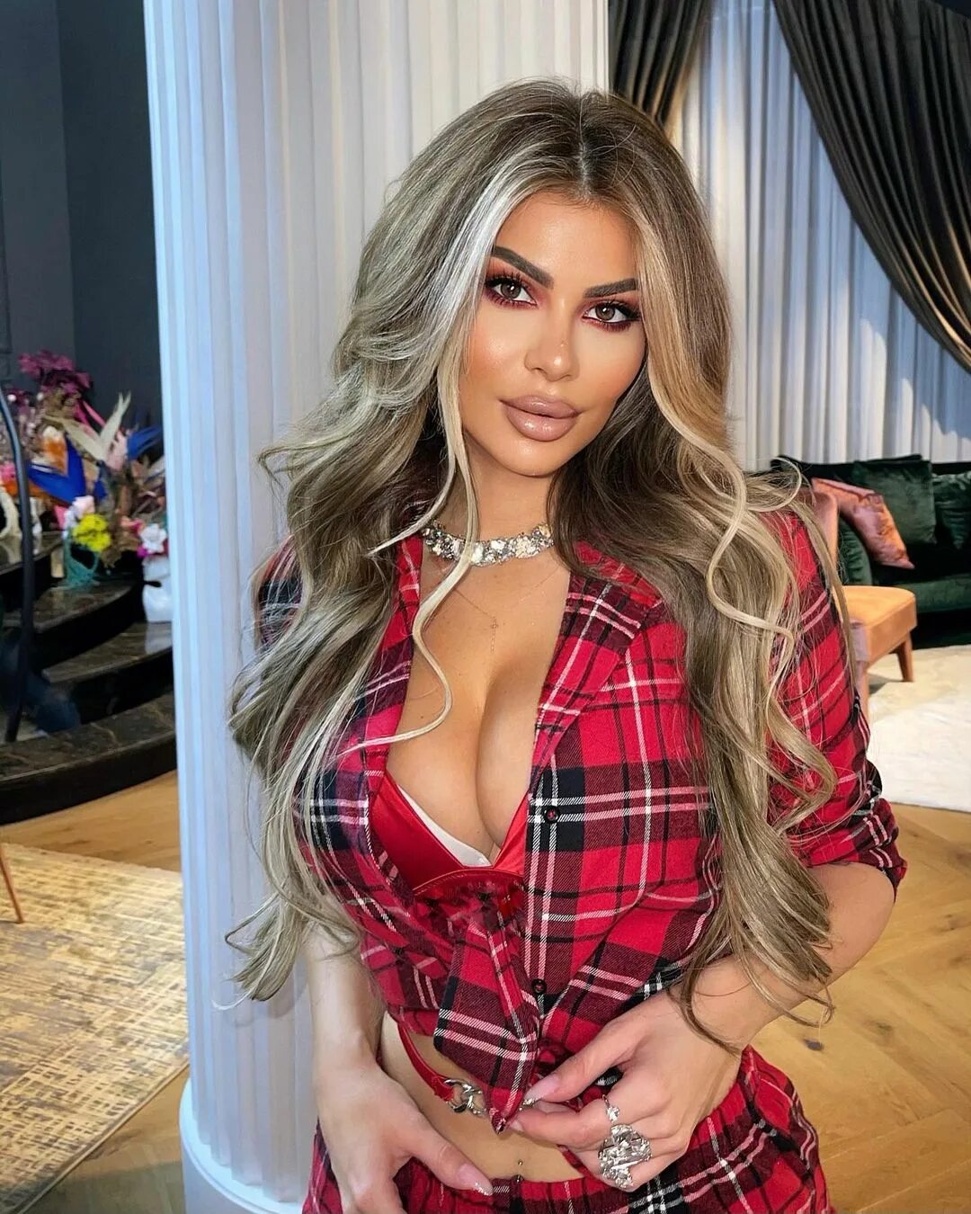 Луана пиовани фото. Луана аниматор. Луана сандиен. Луана алонсо. Luana vjollca фото.