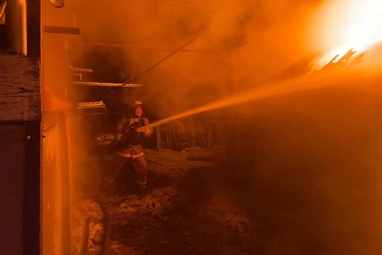 пожар г иваново. пожар в ивановской области д. пожар в иваново. пожар фото. дом в огне.