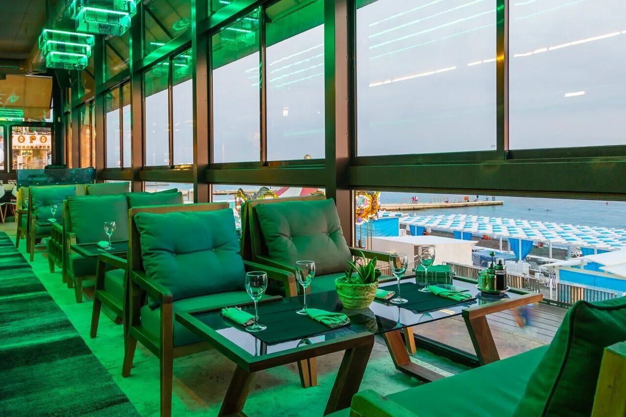 Брют спб. Брют рязань ресторан. Брют ресторан санкт-петербург. Ресторан авторской кухни «брют» спб. Картинки магазина бутылок шампанского.