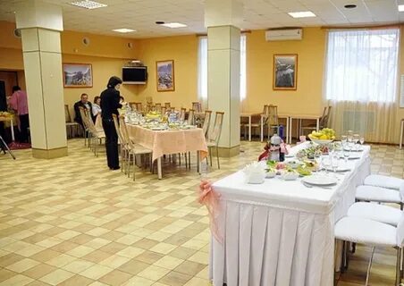 Гурман в общественной столовой 9 букв