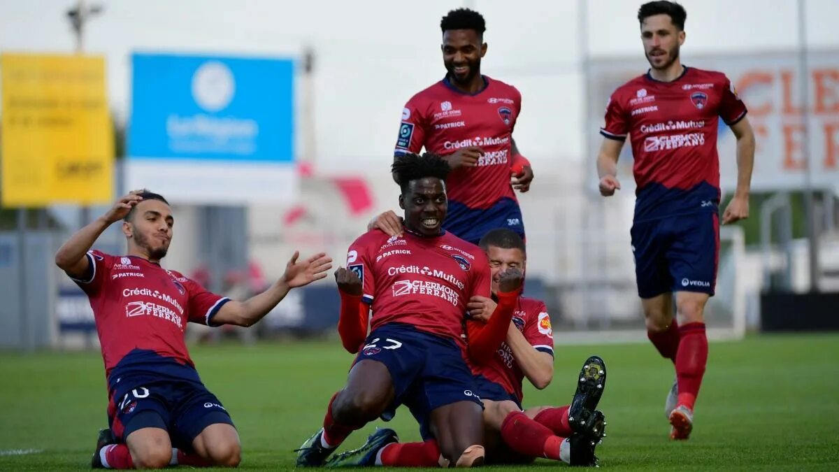 Клермон страсбур 28 января. Клермон футбольный клуб. футбольный клуб clermont foot. кофрие клермон. чемпионат франции – клермон.