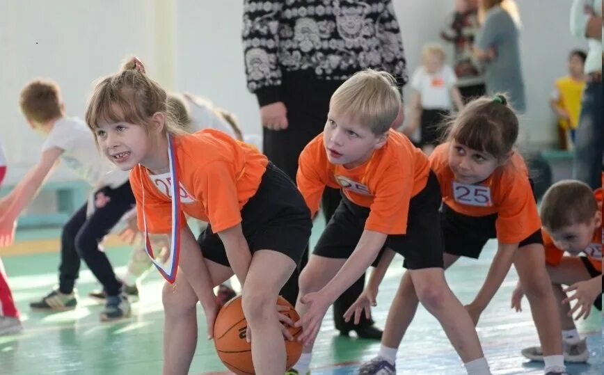 Спортивные соревнования для детей. Соревнования Веселые старты. Спортивные соревнования для дошкольников. Весёлые старты для дошкольников.