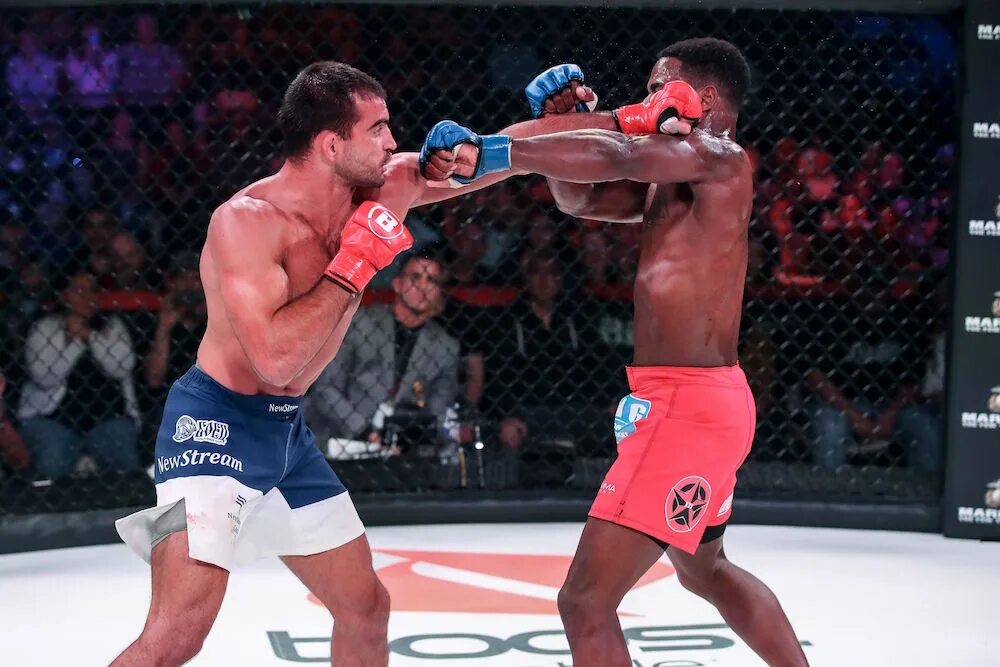 5 лучших боев. Деррик льюис выходит на бой. Джонс лиото мачида. Иржи прохазка тейшейра. Бой волкановски ортега.