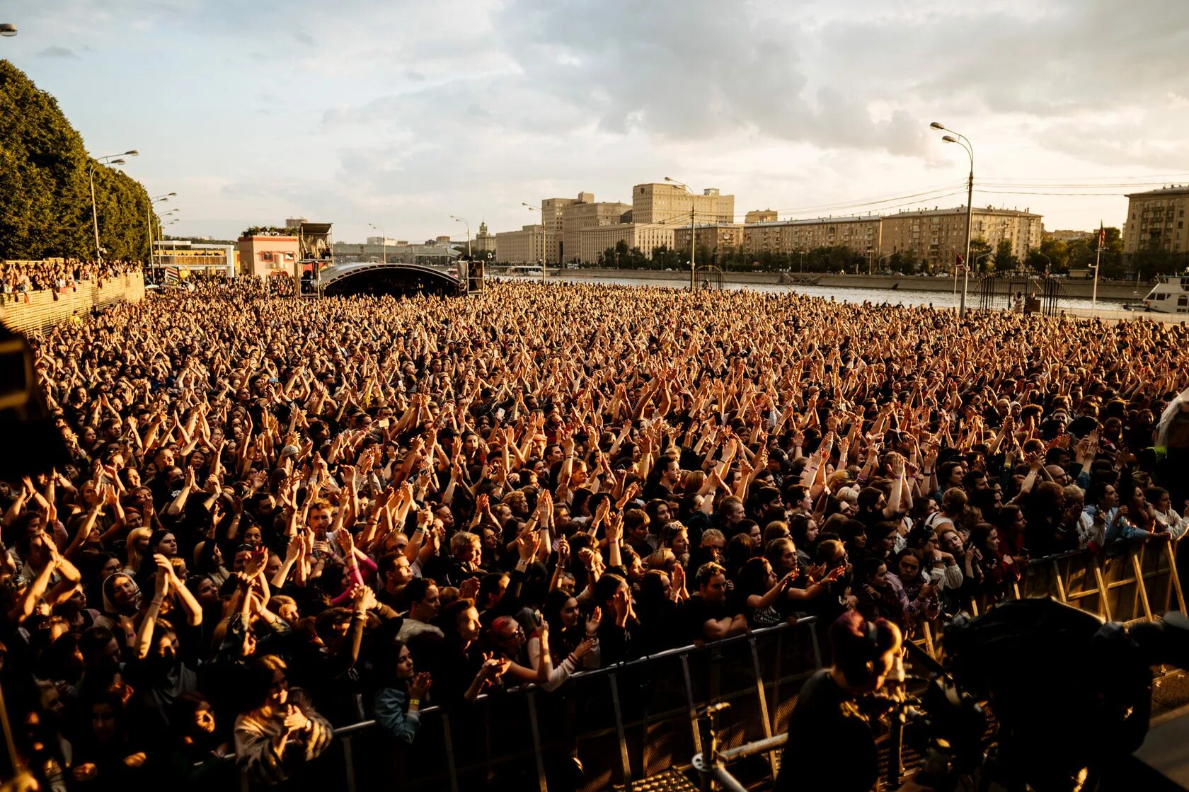 Park live парк горького. Park live парк горького. Park live festival лужники. Park live moscow. Парк горького фестиваль парк лайв сцена.
