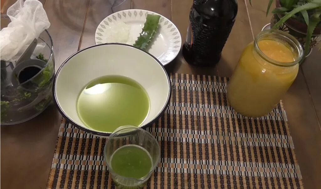 Настойка из алоэ. Алоэ отвар. Алоэ настойка приготовление. Алоэ слизь. Настой из алоэ на самогоне.