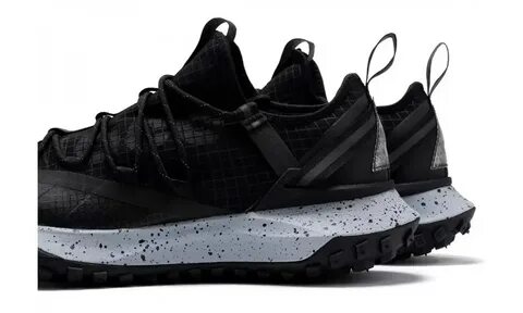 Nike mountain fly