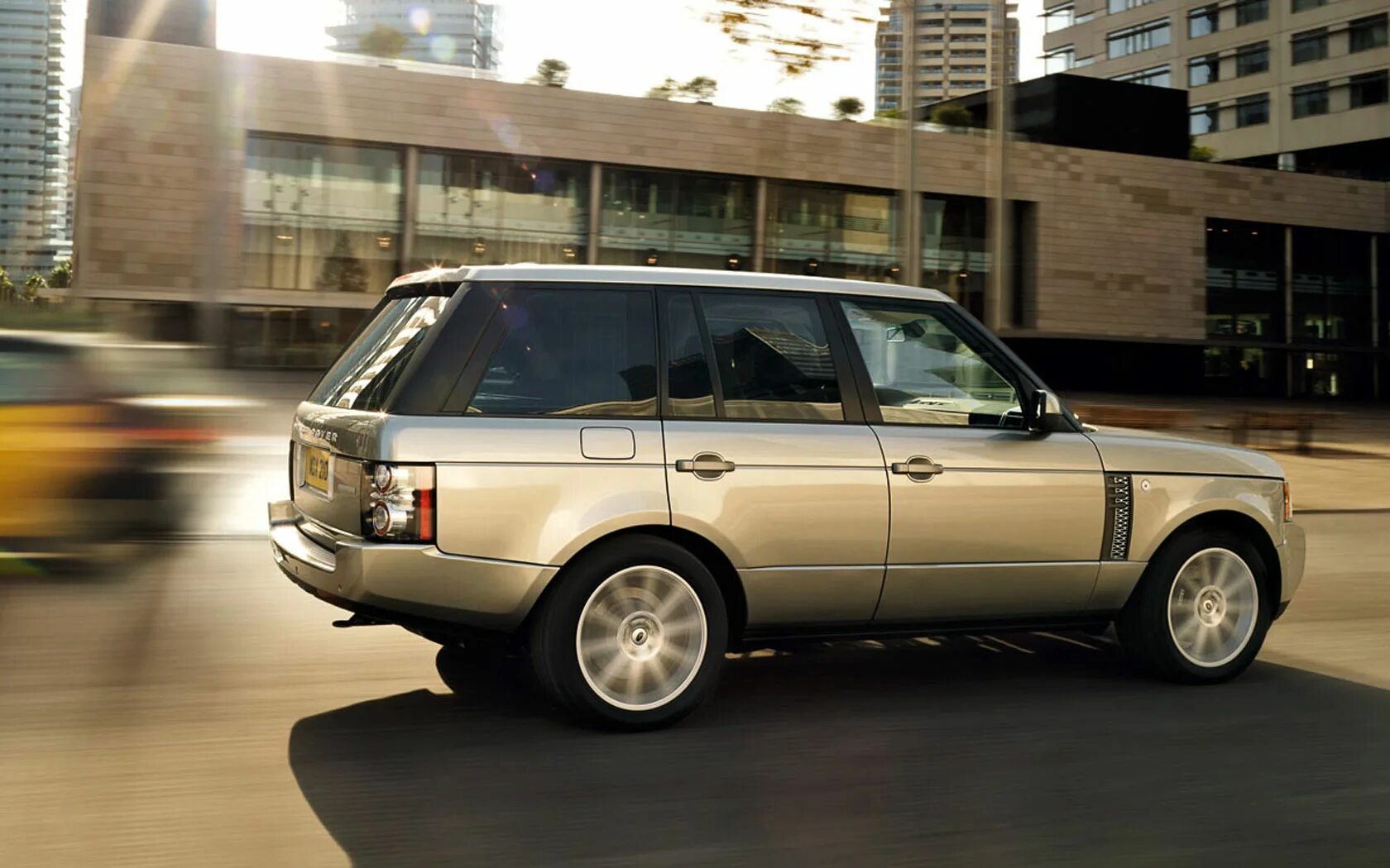 Рендж ровер вог 2005. Ленд ровер дискавери 1990. Рендж ровер supercharged. Range rover 1. Рендж ровер вог 2008.