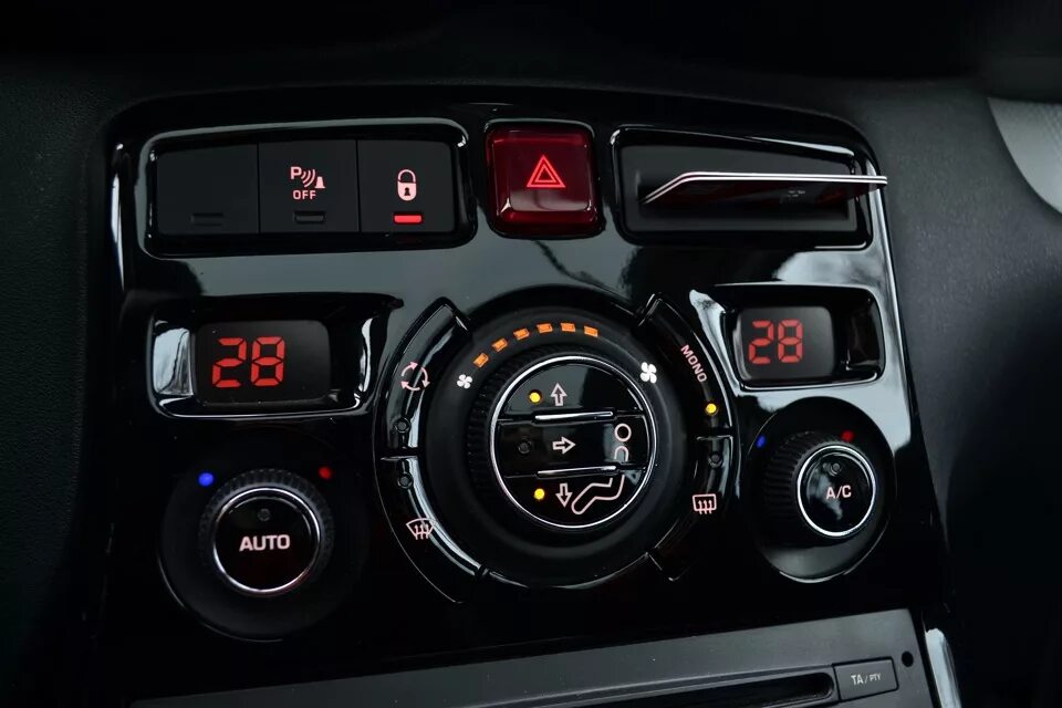 Магнитола ситроен с3. Магнитола c3 picasso.