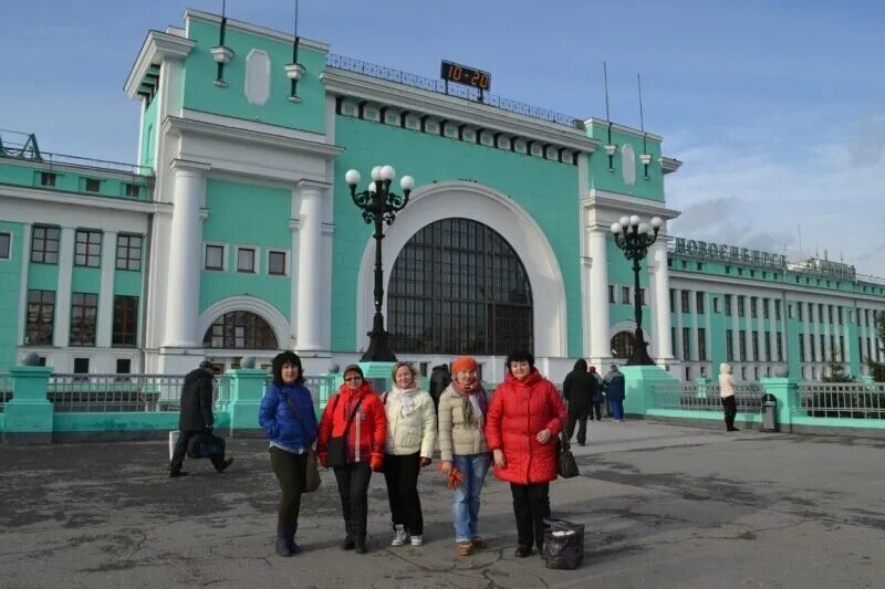 Сайт вокзала новосибирск. Новосибирск вокзал. Вокзал Новосибирск главный. Новосибирский вокзал 2009 год. Вокзал Новосибирск внутри.