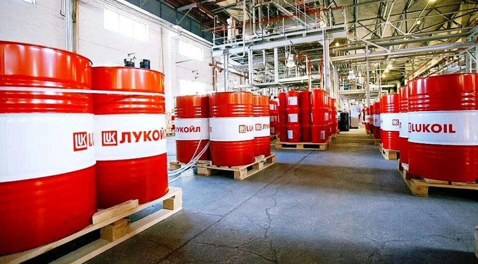 Норникель завод. Лукойл и норникель. Лукойл и норникель. Лукойл работники. Прибыль норникеля.