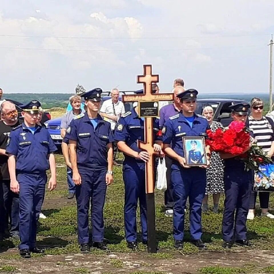 Саратовская область похороны солдата. Кладбище военных погибших на Украине Саратов.