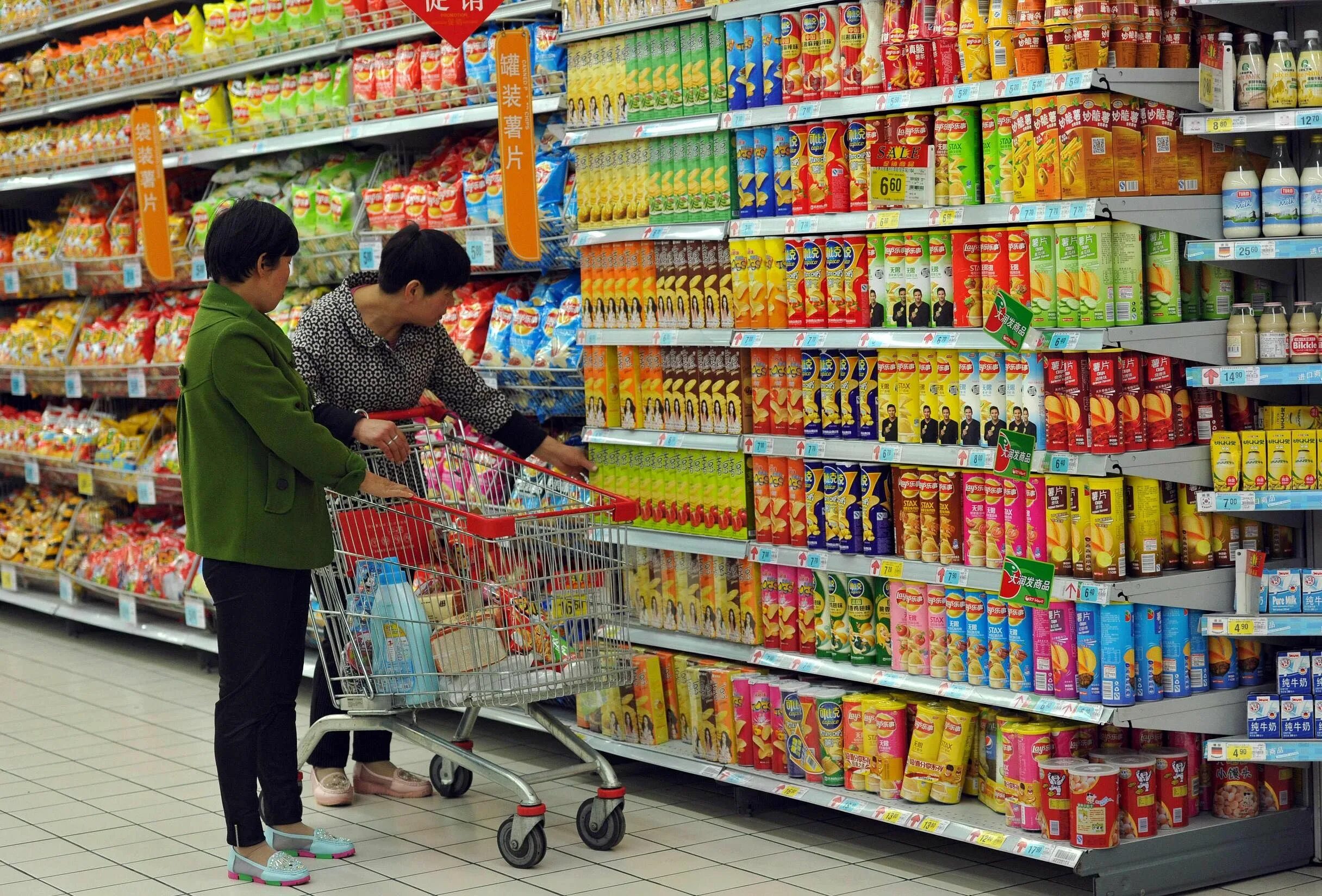 Что можно купить в 3 мире. Китайский супермаркет. Продукты в Китае. Потребительский рынок Китая. Супермаркет в Китае.