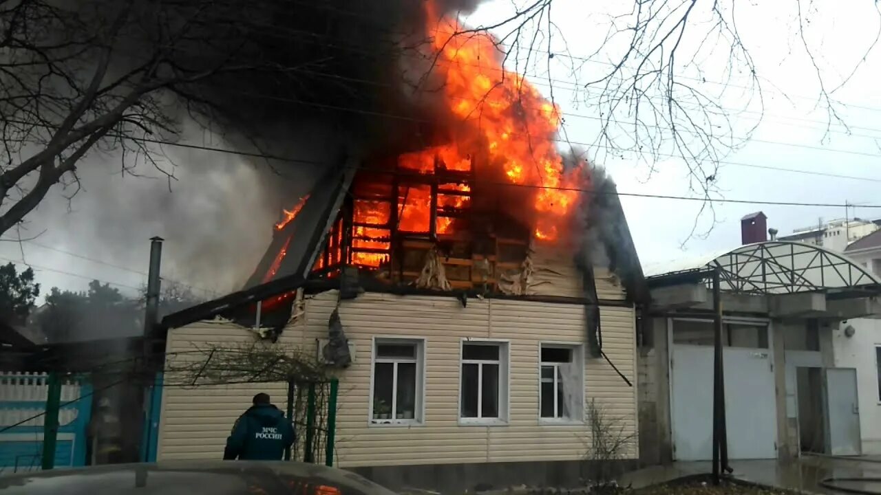 Пожар в саду. Пожар в Захаровке. Тургенева пожар на море. Пожар в гостинице Анапа. Пожар тургенева