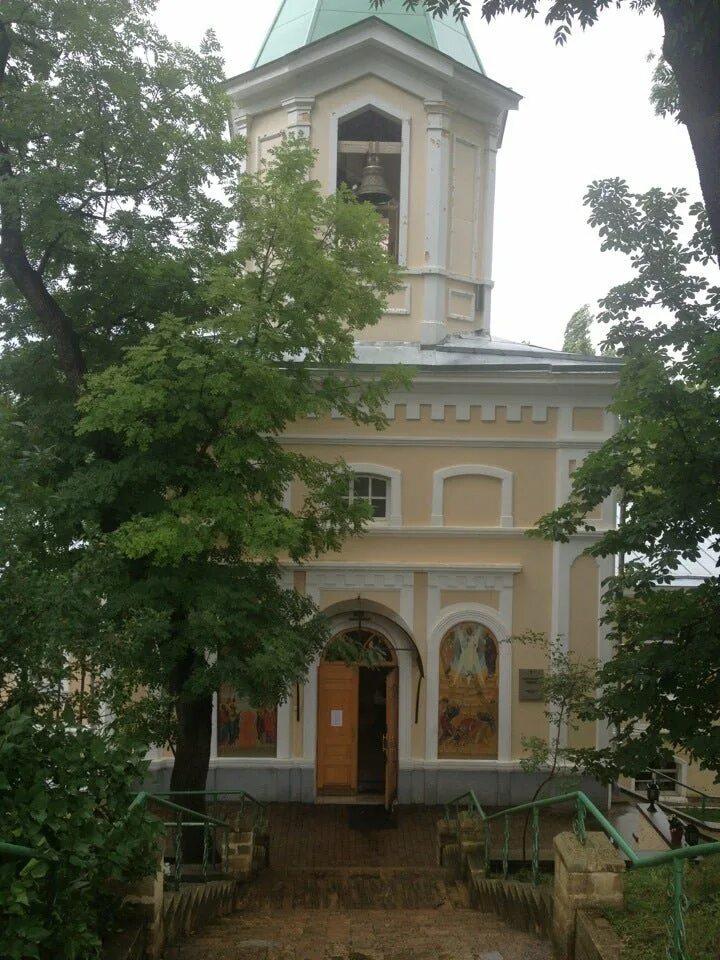 Храм преображения господня ставрополь. Церковь преображения господня ставрополь. Храм преображения господня ставрополь. Спасо-преображенский собор пермь. Александровский парк ставрополь преображенский храм.