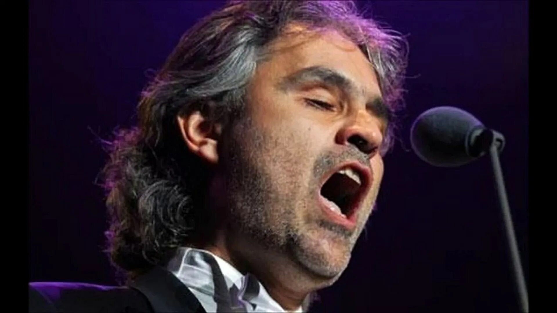 Итальянский певец 6 букв сканворд. Андреа Бочелли. Andrea Bocelli тенор. Андреа Бочелли и Паваротти. Андреа Бочелли фото.