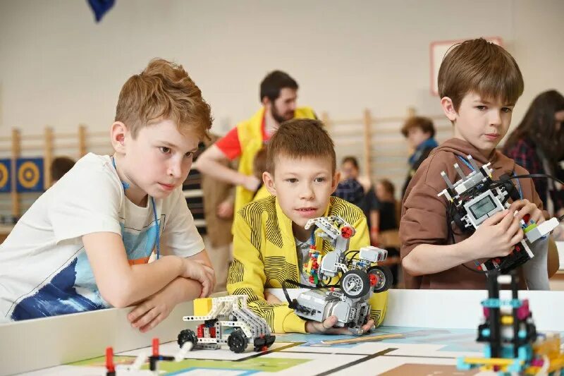 робототехника для слепых. робототехника для детей. детский технопарк кванториум ставрополь. робототехника записаться. робототехника для детей.