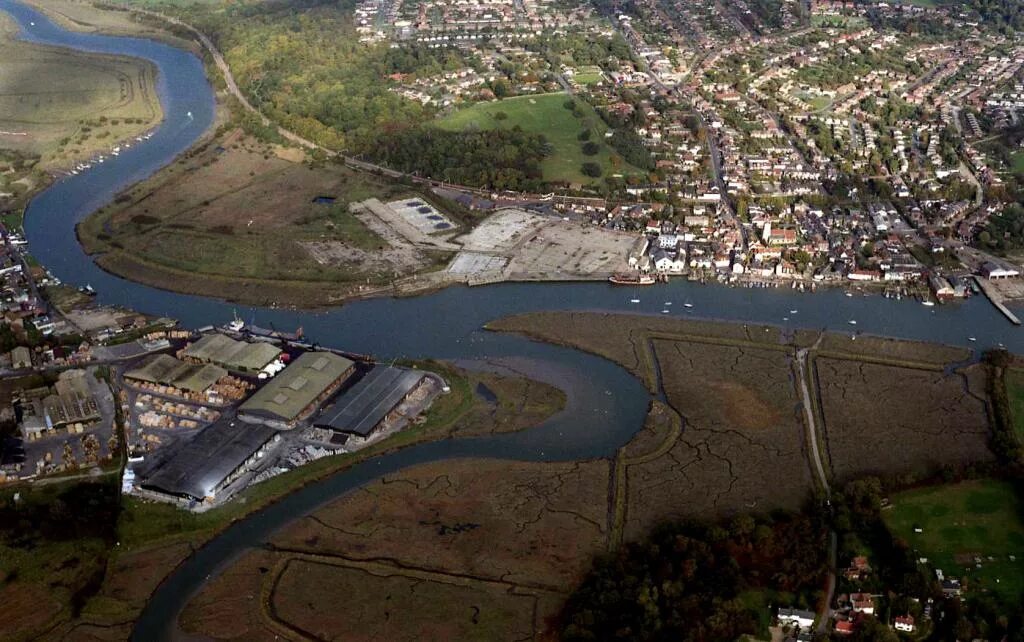 Река мозель приток. Правый приток реки. Крупные реки Лесото. Small River. Confluence River.