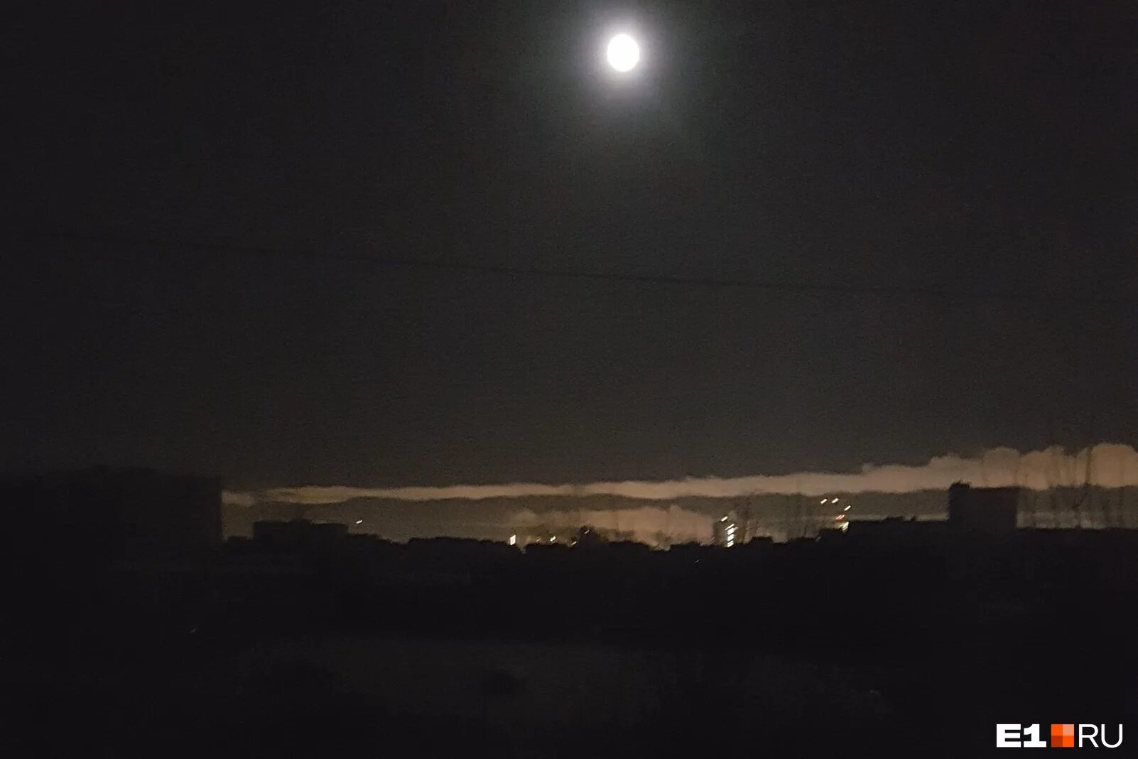 Нет света на уралмаше фото. Почему нет света на уралмаше сейчас. Нет света на уралмаше фото. Отключение электричества на уралмаше. Электричество отключили екатеринбург.