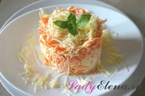 Вкусный салат из моркови и сыра